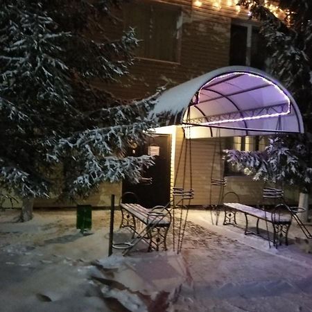Hotel Gostynnyi Dvir Sharhorod Luaran gambar