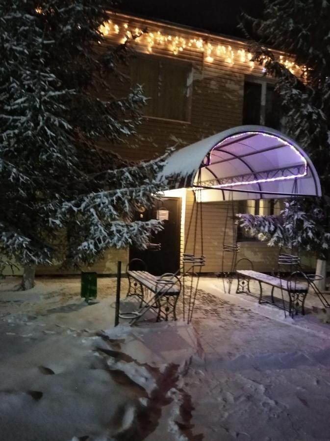 Hotel Gostynnyi Dvir Sharhorod Luaran gambar