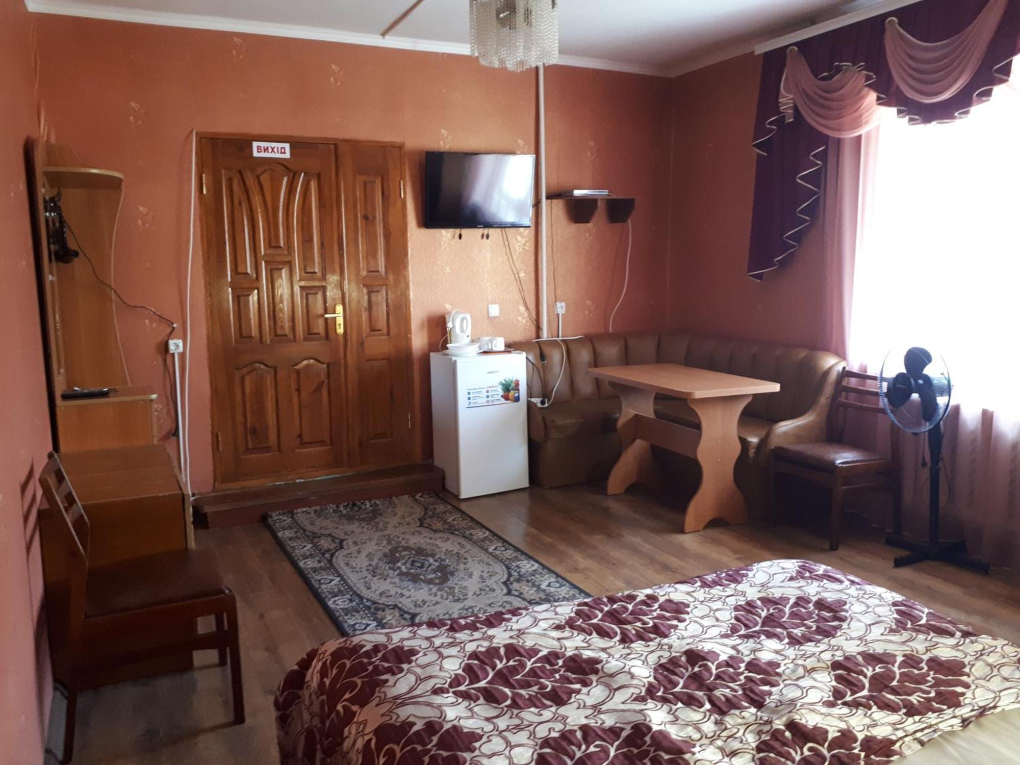 Hotel Gostynnyi Dvir Sharhorod Luaran gambar