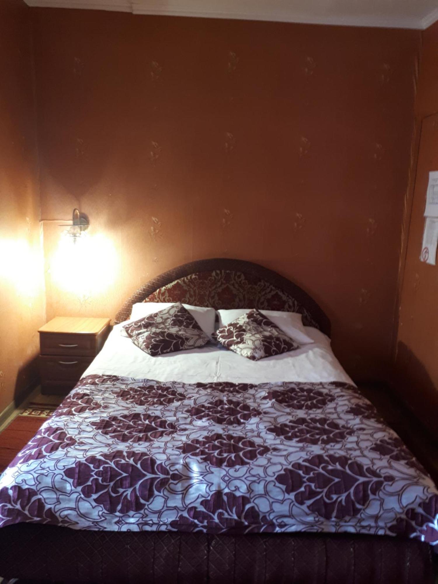 Hotel Gostynnyi Dvir Sharhorod Luaran gambar